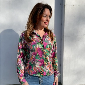 Soft collection blouse Chastar Lexis flower groen fuchsia ivoor SALE