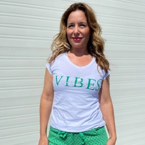 Wit groen T-shirt vibes SALE