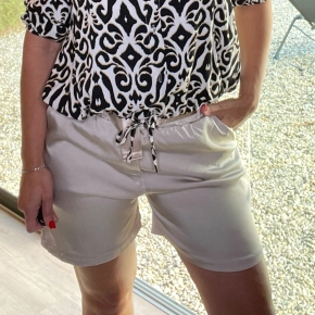 Gemma Ricceri kort dames broekje Sandy beige