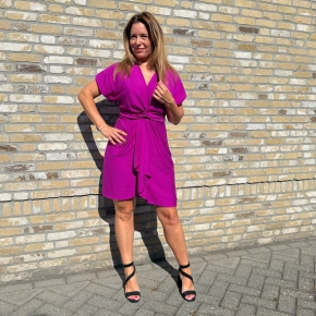Azzurro magenta overslagJurk met tailleband