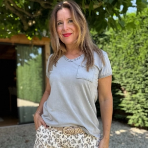 Stone wash T-shirt borstzakje grey