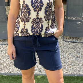 Gemma Ricceri shortje navy