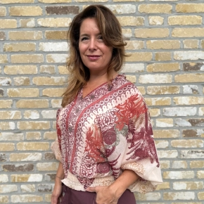 Luchtige boho blouse met etnische print bordeauxrood