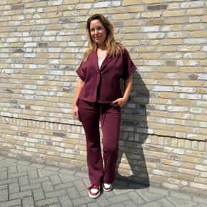 Bordeaux Gemma Ricceri pak met oversized blazer en flared broek