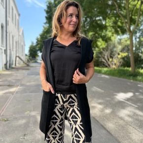 Zwart mouwloos damesvest met capuchon Viki