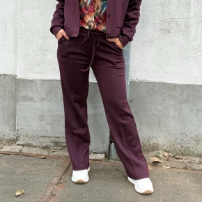 Broek Emily Burgundy – Comfortabele damesbroek met rechte pijp