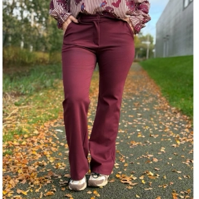 Bordeaux uni broek dames – stijlvol en comfortabel Chantal