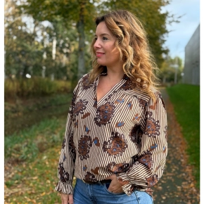 Blouse Bianca – Bruin gestreepte damesblouse met print