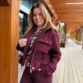 Kort jasje Demi bordeauxrood SALE