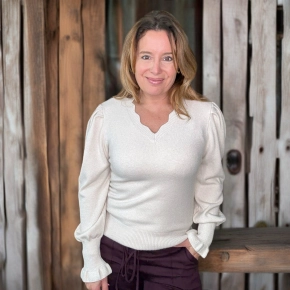 Trui laila ivoor | dames trui met v-hals en pofmouwen