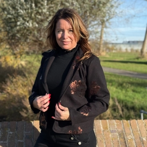 Zwarte Gemma Ricceri blazer met rosé pailletten