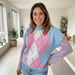 Lichtblauwe trui ruitpatroon