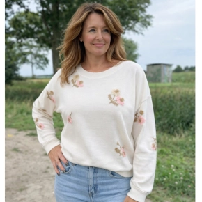 Gemma Ricceri sweater flowers