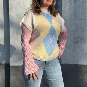 Beige trui ruitpatroon