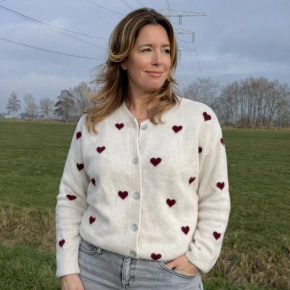 Hartjes vest Noor – zacht alpaca wol in de kleur ivoor bordeaux SALE