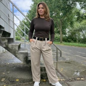 Beige pantalon brede riemlussen met riem