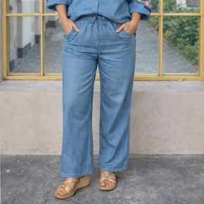 Lichtblauwe tencel broek Nicole