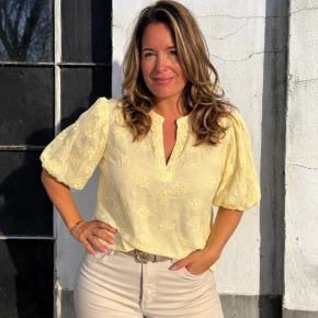 Vera jo top geel geborduurde bloemen Nina