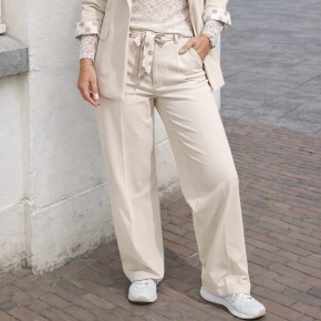 Complete set: broek, blazer, topje & kanten shirt