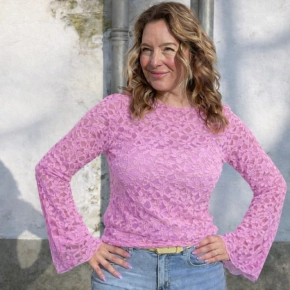 Kanten top Vera Jo uitlopende mouwen roze SALE