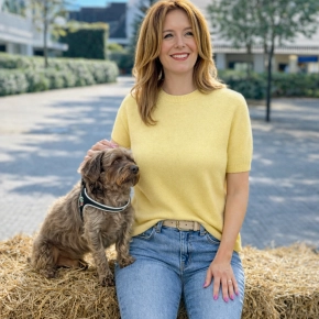 Fijn gebreid truitje Laila geel