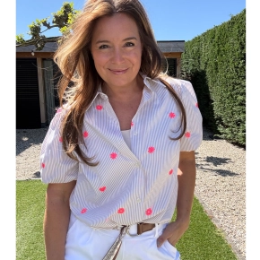 Gemma Ricceri strepen blouse beige wit koraal geborduurd