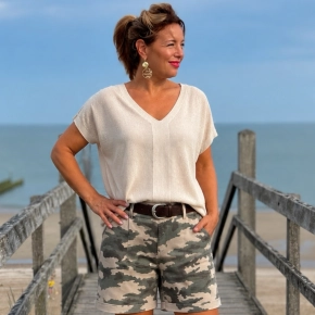 Beige fijn gebreid shirt Gemma Ricceri Lovi met v-hals