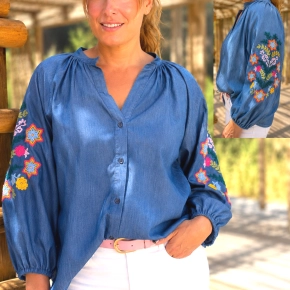 Oversized Tesoro tencel blouse lichtblauw geborduurde mouwen SALE