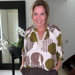 Bohemian top met grafische print – Beige, bruin en matchagroen