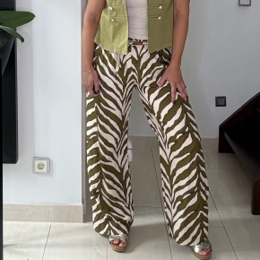 Matchagroene print broek