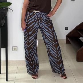 Blauw-bruine printbroek dames – luchtige wide leg broek met trendy print