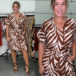 Ivoor bruine zebra jurk met strikkoord