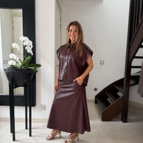 Bordeaux lederlook poncho dames met knopen – Lola
