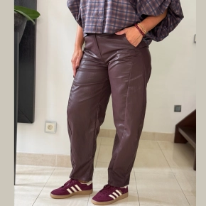 Vera Jo aubergine lederlook barrel broek Noëlle