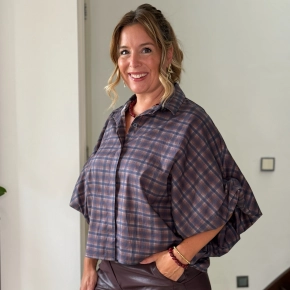 Gemma Ricceri ruit blouse Juna blauw met pofmouw