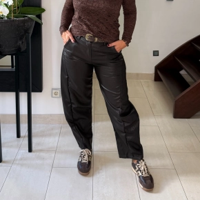 Vera Jo bruine lederlook barrel broek Noëlle