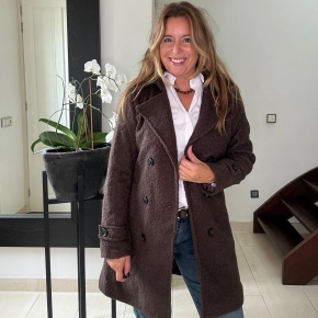 Bouclé jas bruin MIDI Fiene