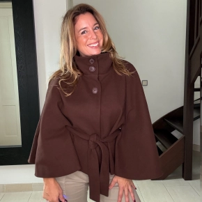 Bruine poncho met strik en hoge kraag