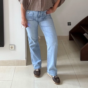 Norfy straight jeans met opgestikte zakken lichtblauw 9461-1