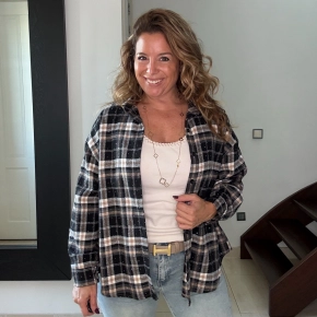 Gemma Ricceri ruiten studs blouse zwart Rachelle