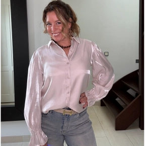 Gemma Ricceri beige blouse met subtiele glans Simone