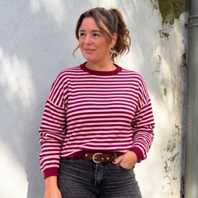 Bordeaux roze gestreepte trui met ronde hals