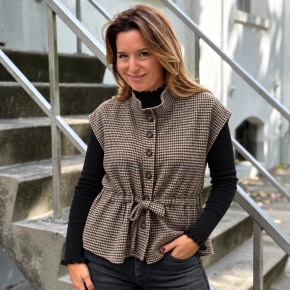 Geruit damesgilet met strikdetail – beige, bruin en zwart