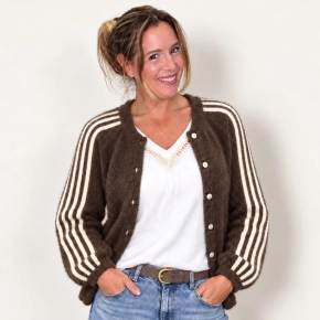 Bruin vest met ivoor strepen